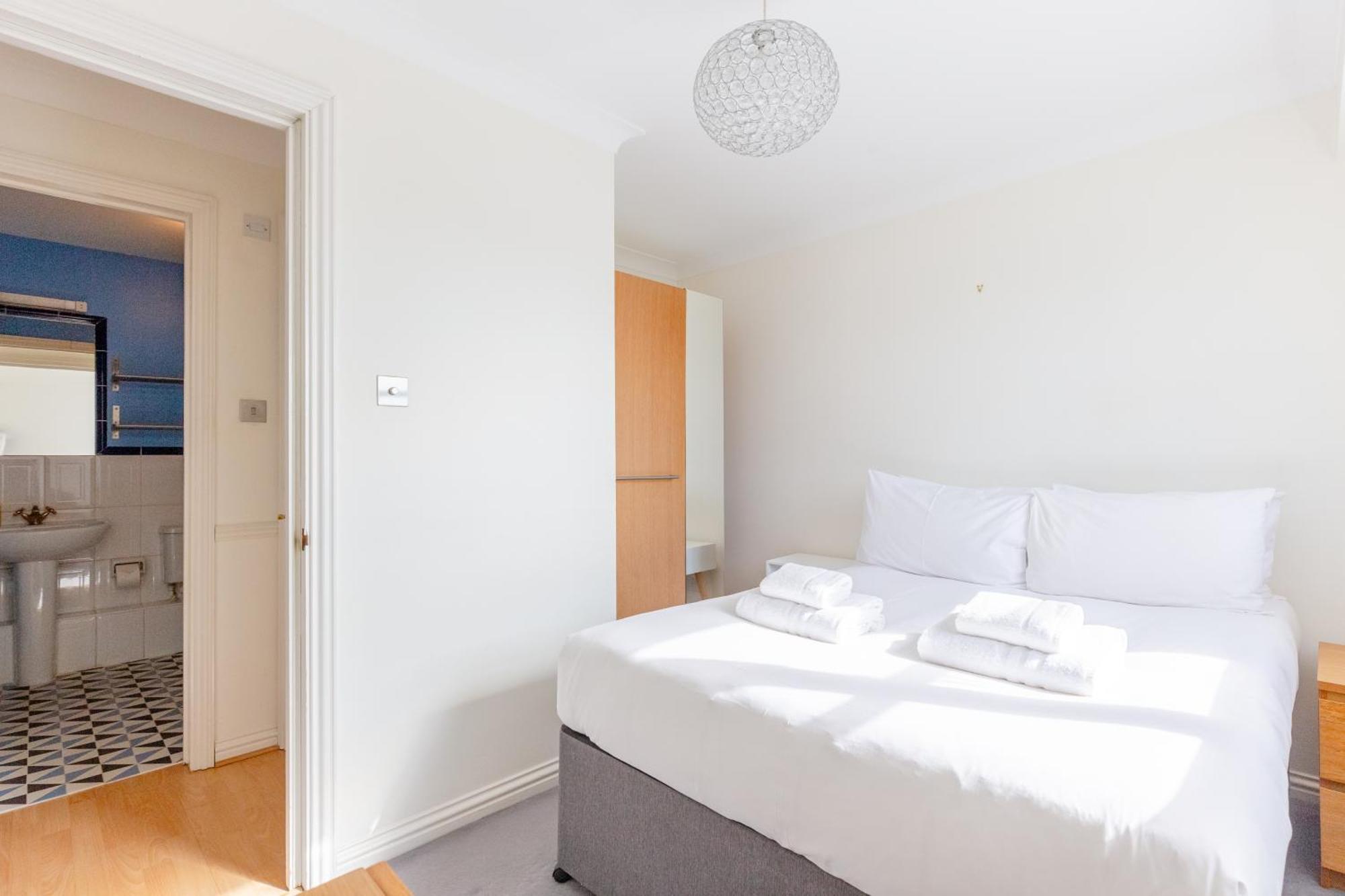 Cosy 1bd Flat Views And Easy Transport Links Appartamento